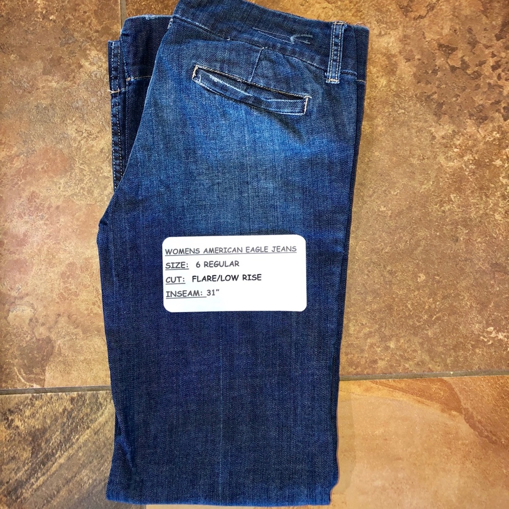 AMERICAN EAGLE FLARE JEANS  WOMENS SIZE 6 REGULAR